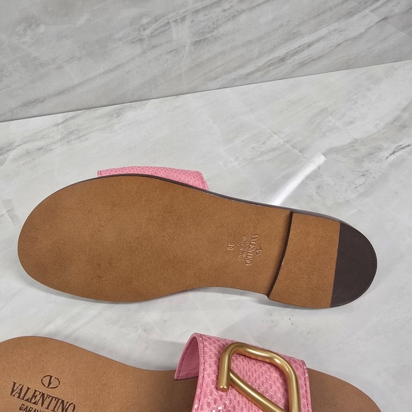 Valentino VLogo Pink Slide Sandals - Picture 9 of 10